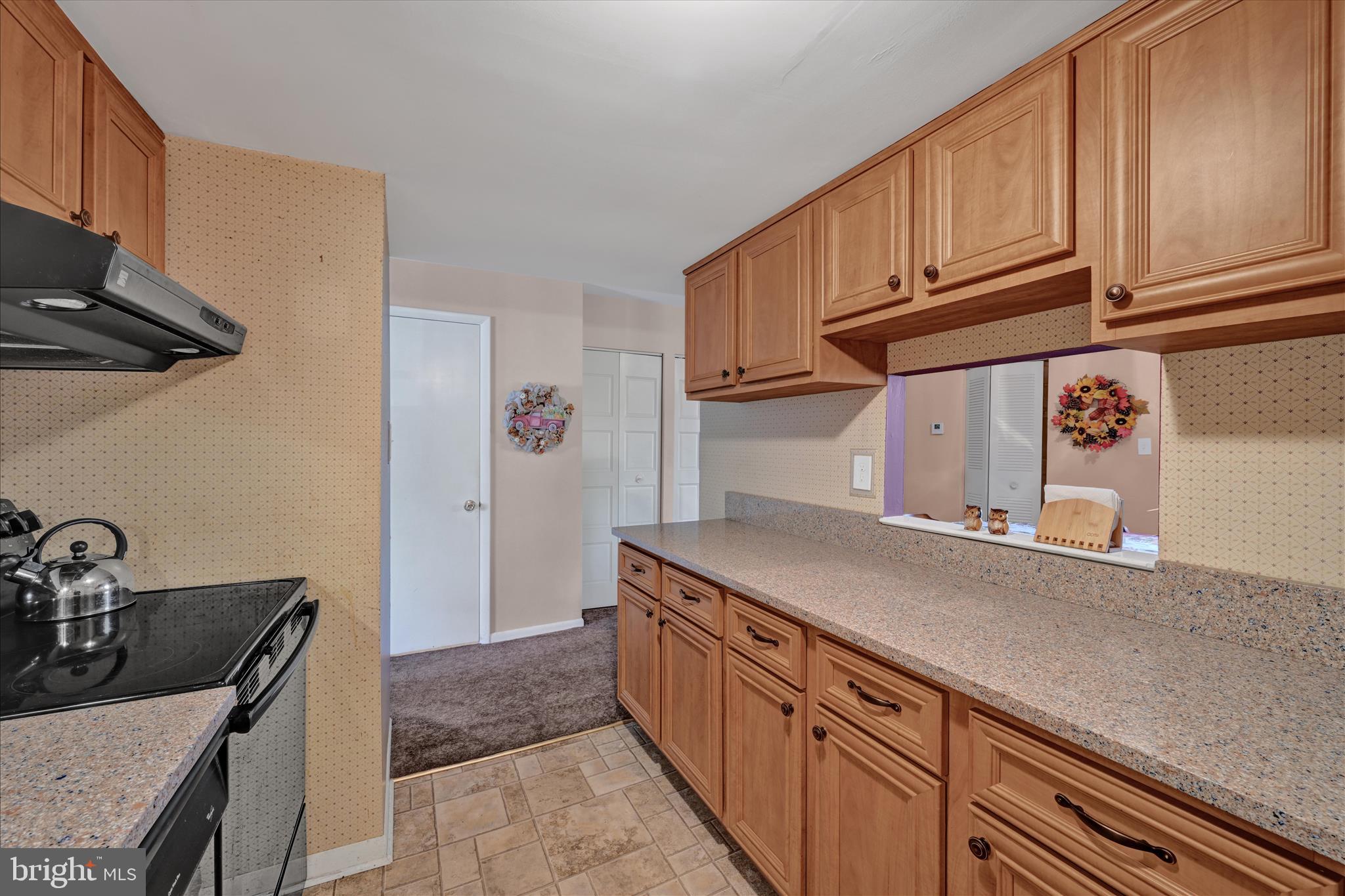 1322 BLUE JAY DRIVE