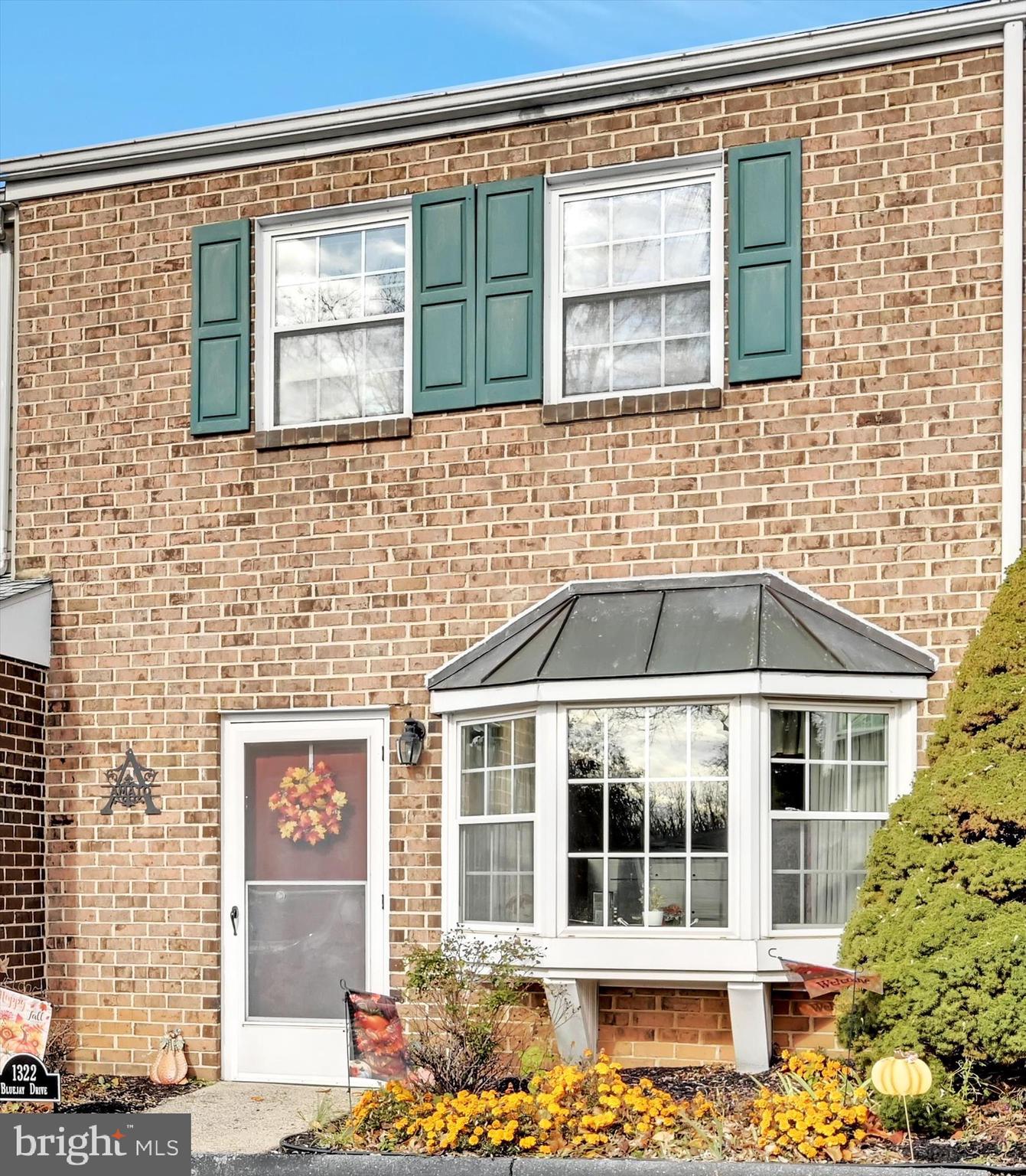 1322 BLUE JAY DRIVE