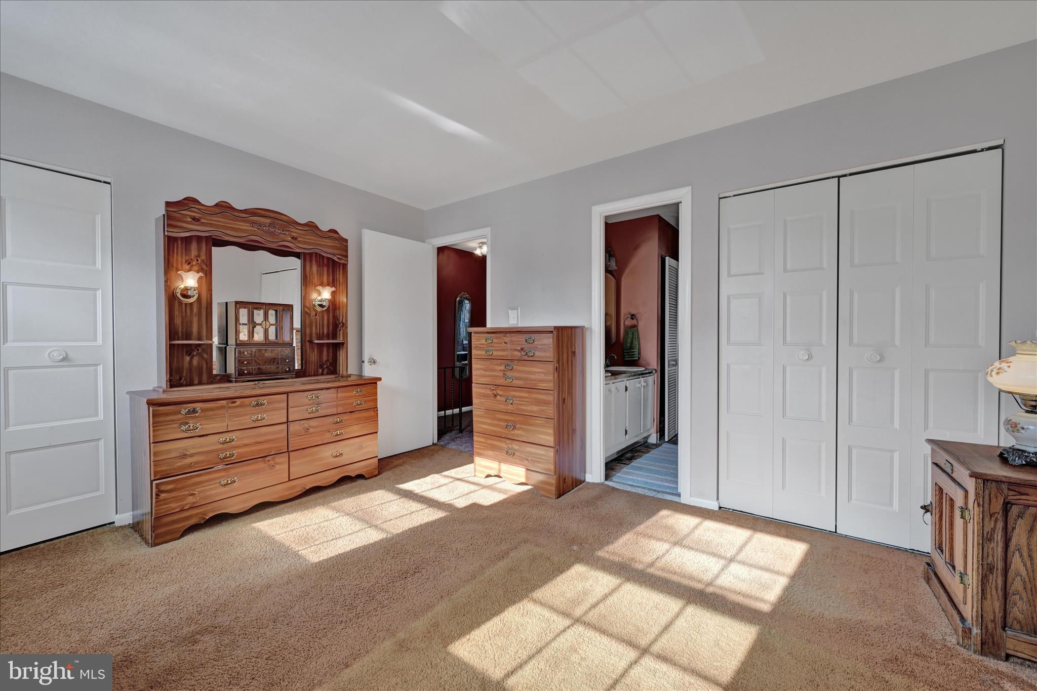 1322 BLUE JAY DRIVE
