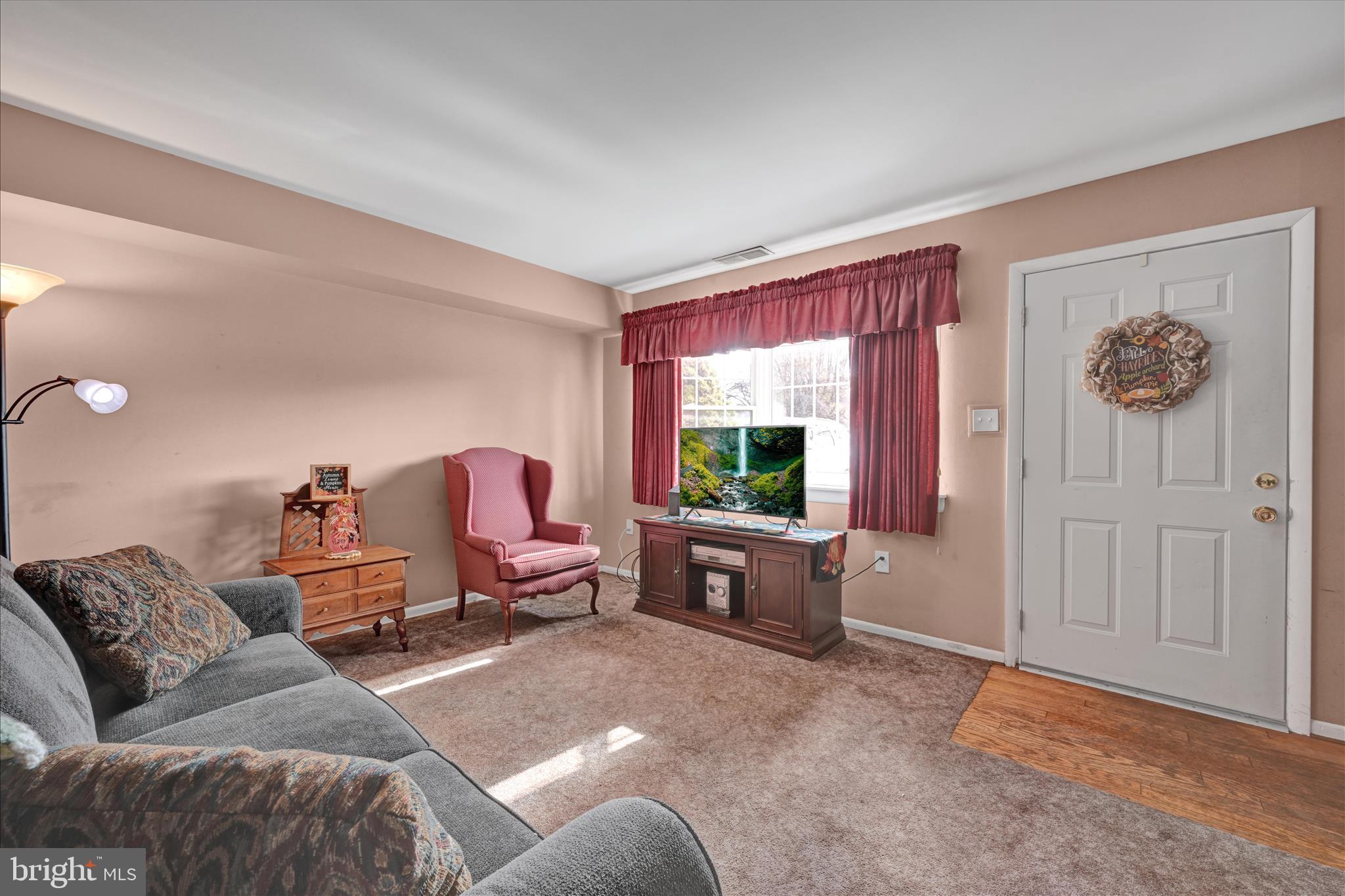1322 BLUE JAY DRIVE