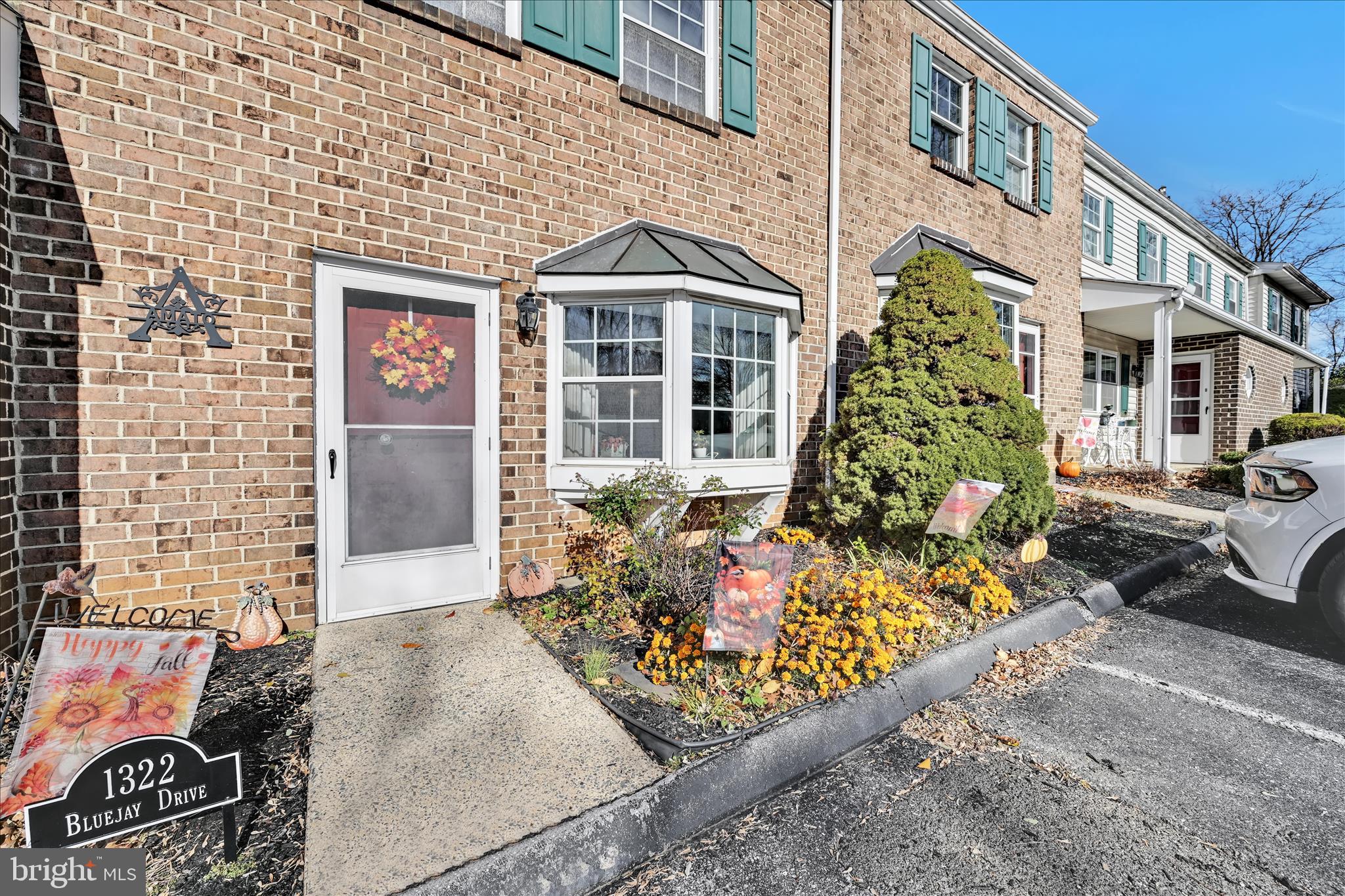 1322 BLUE JAY DRIVE