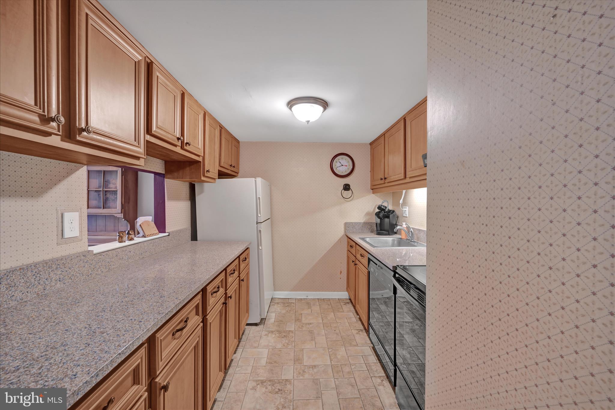 1322 BLUE JAY DRIVE
