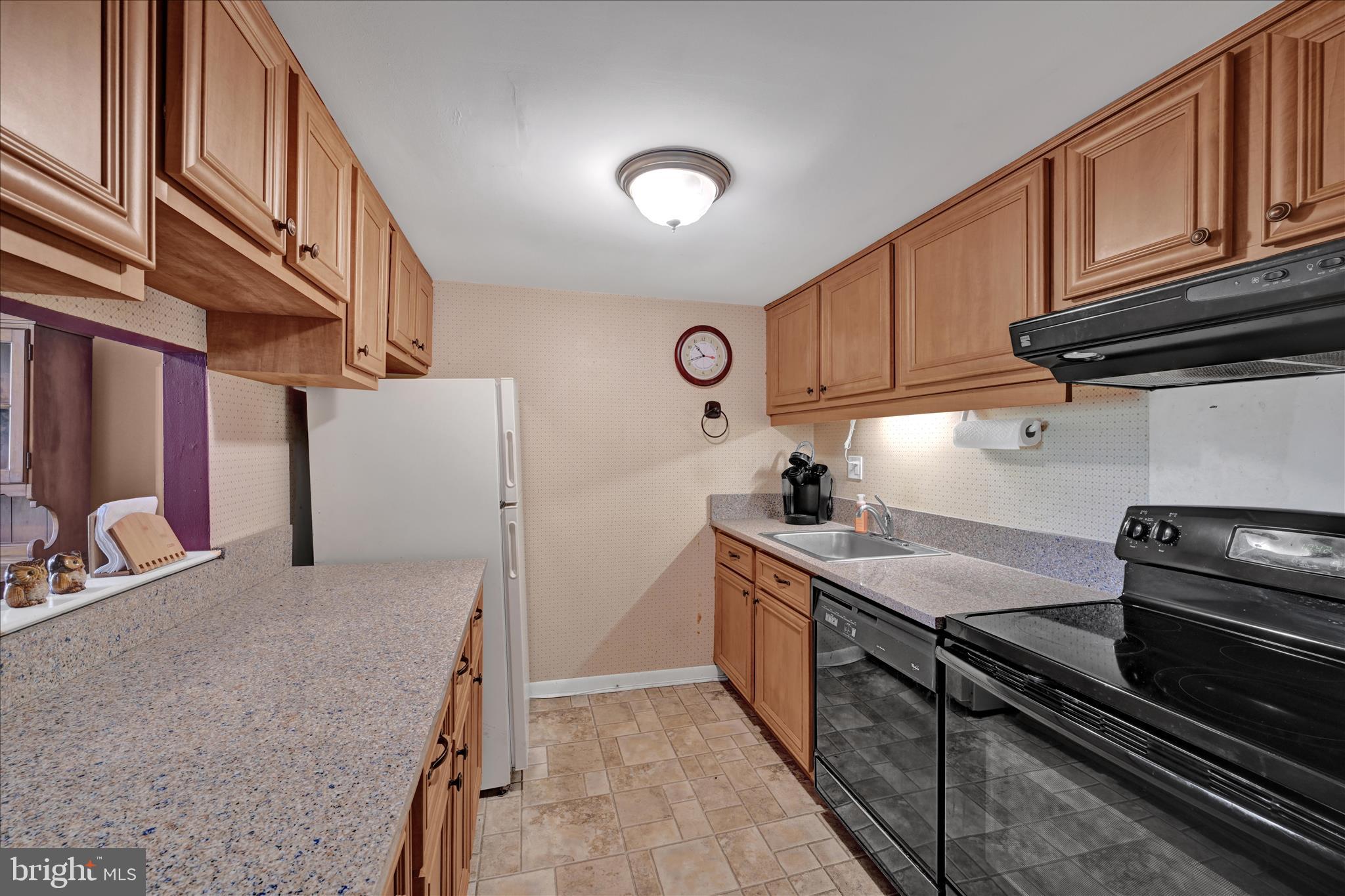 1322 BLUE JAY DRIVE
