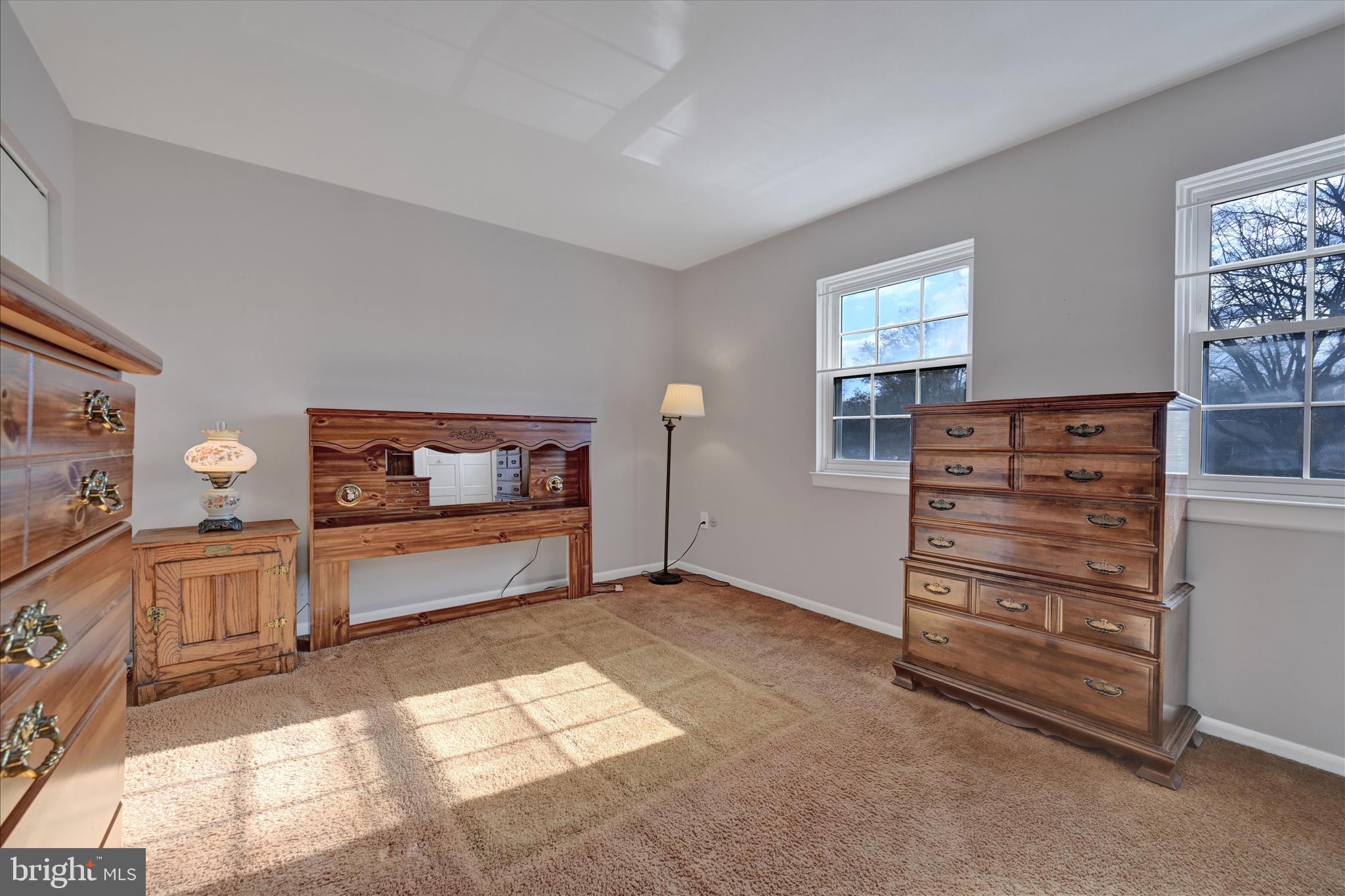 1322 BLUE JAY DRIVE