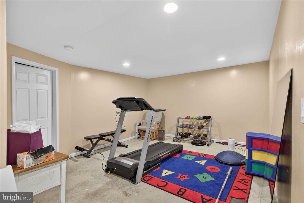 4032 BRADFORD CIRCLE