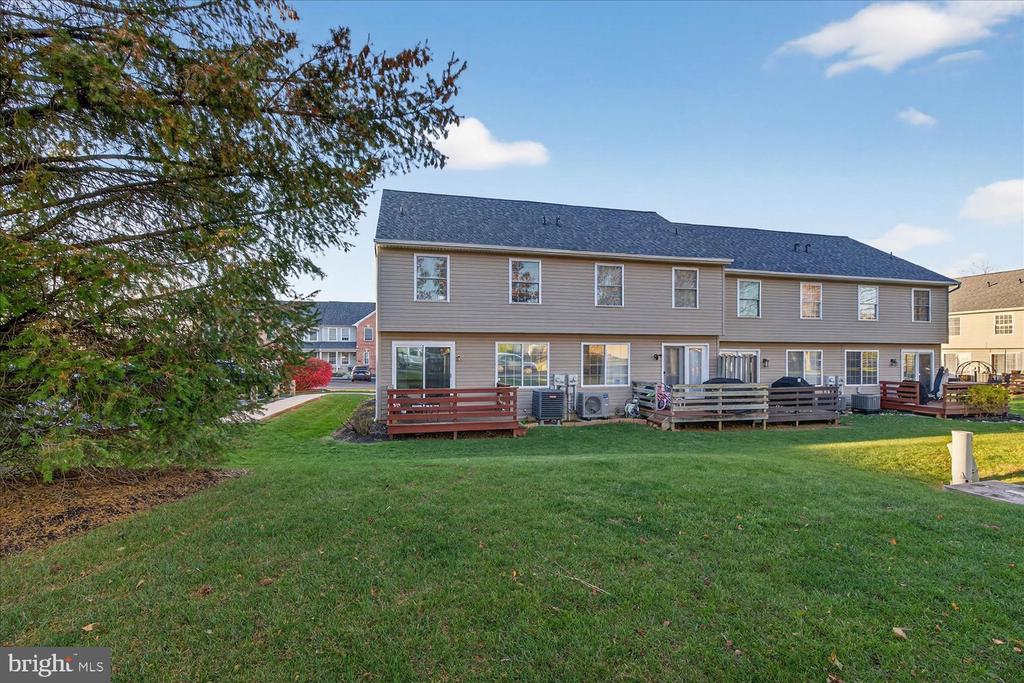 4032 BRADFORD CIRCLE