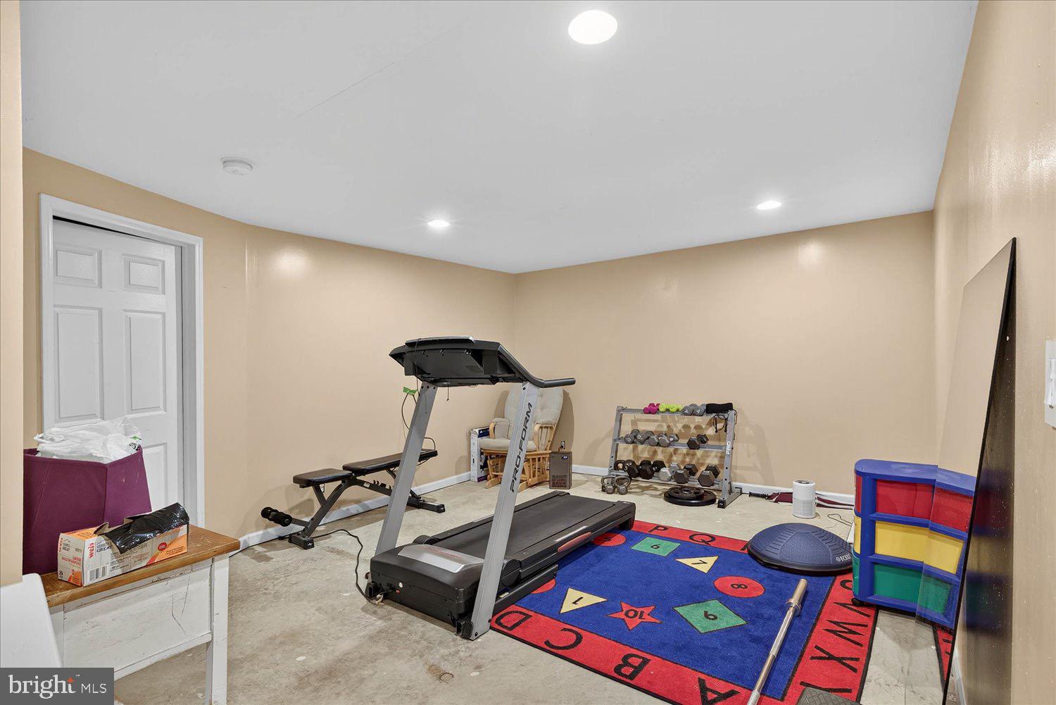 4032 BRADFORD CIRCLE