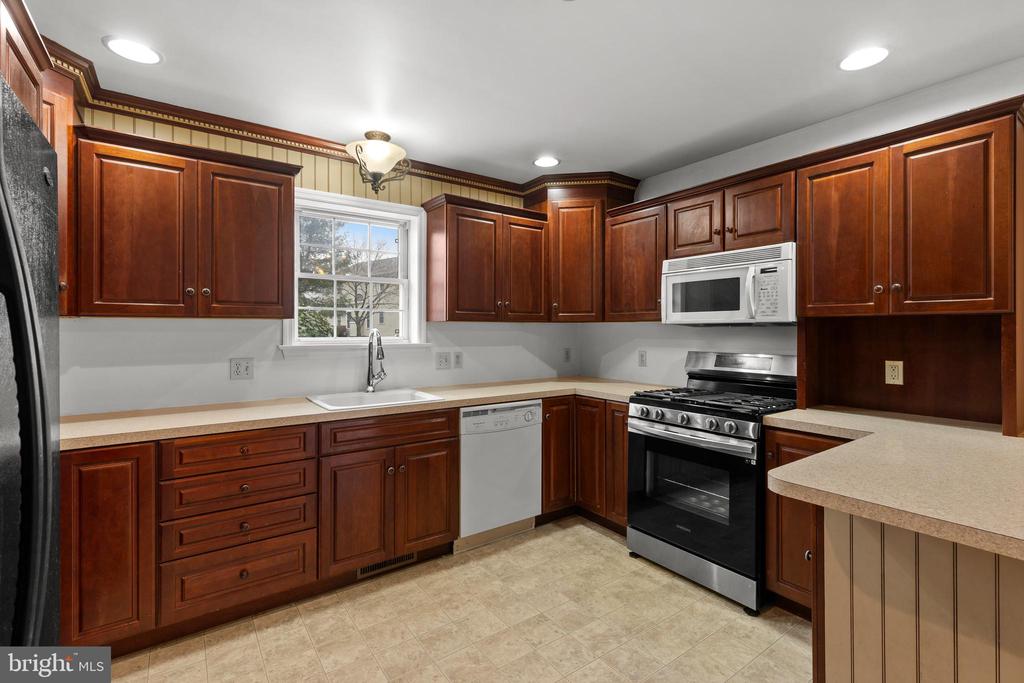 905 HEDGEWYCK LANE