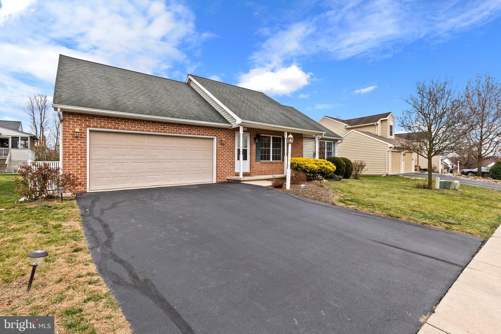 905 HEDGEWYCK LANE