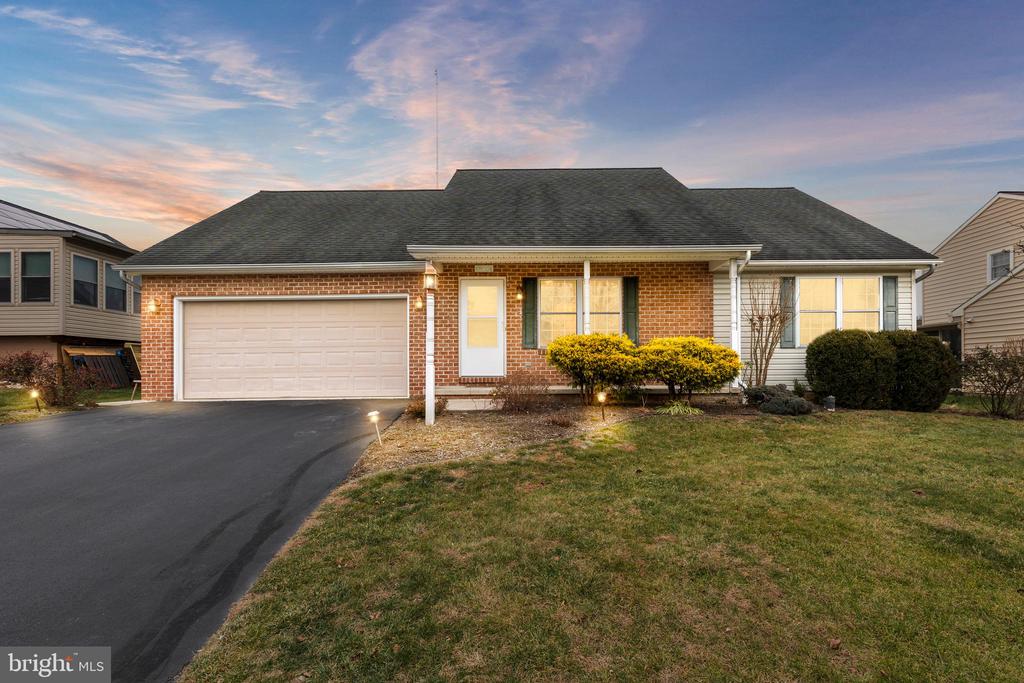 905 HEDGEWYCK LANE