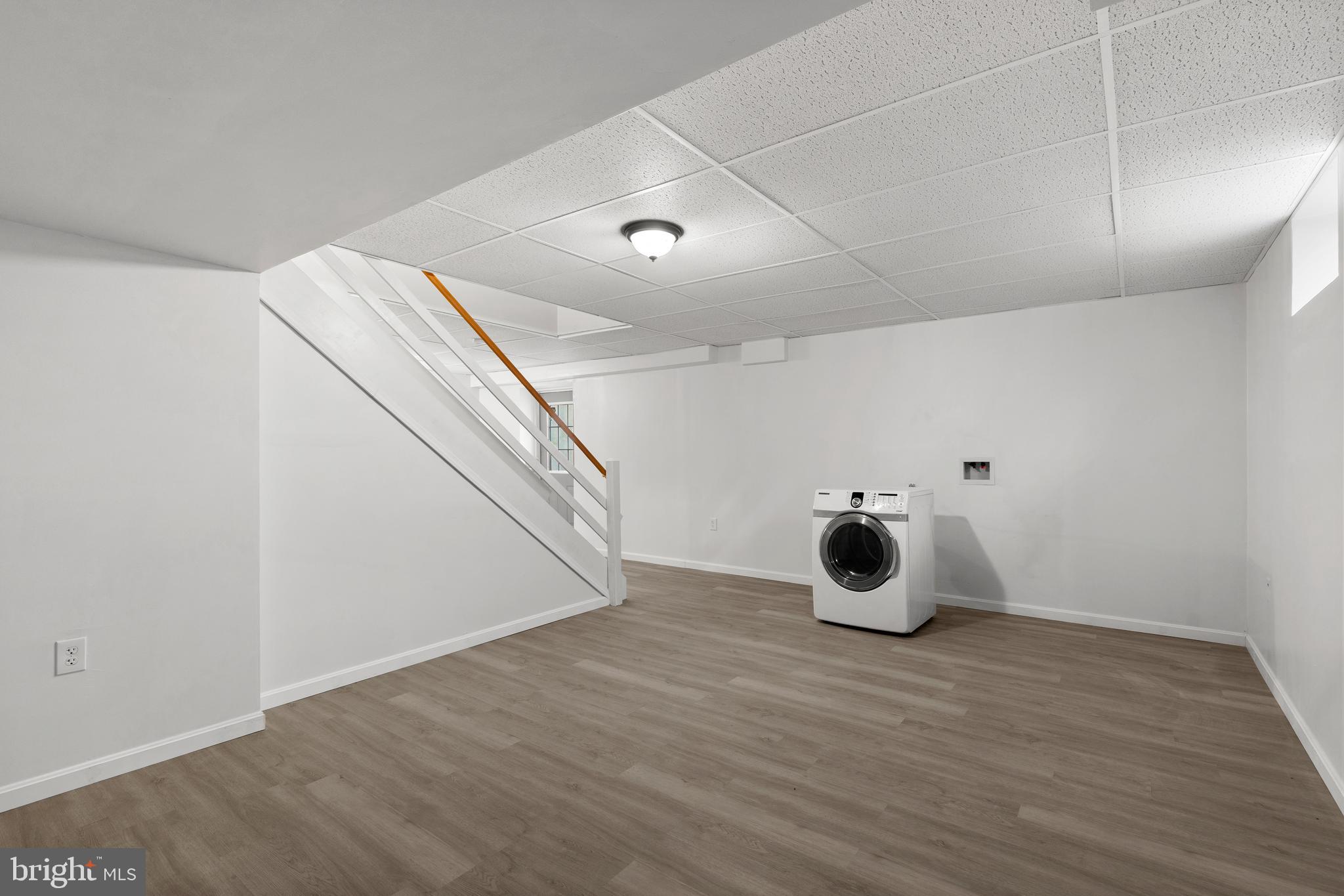 905 HEDGEWYCK LANE