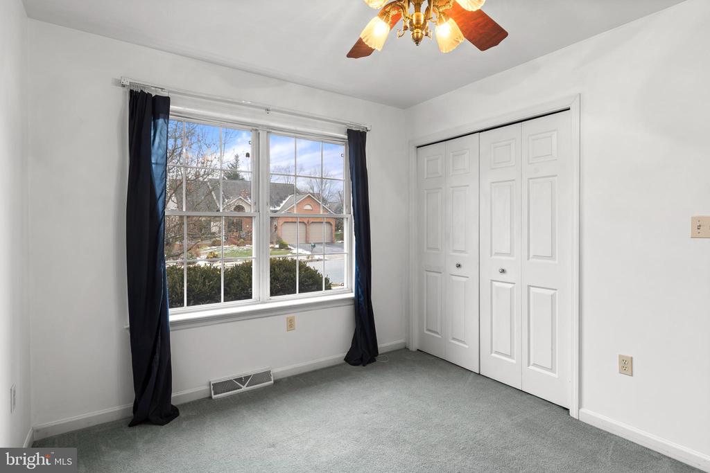 905 HEDGEWYCK LANE
