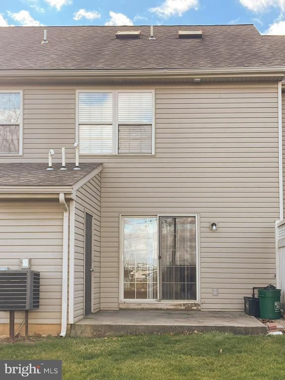 1853 SHADY OAK DRIVE
