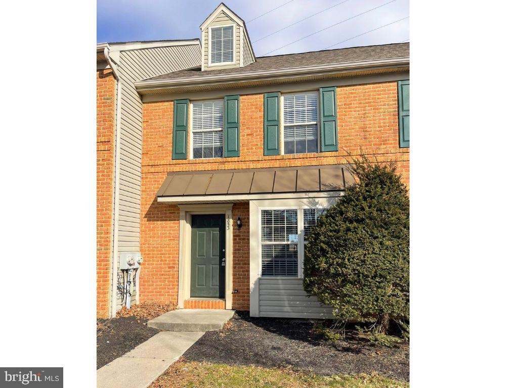 1853 SHADY OAK DRIVE
