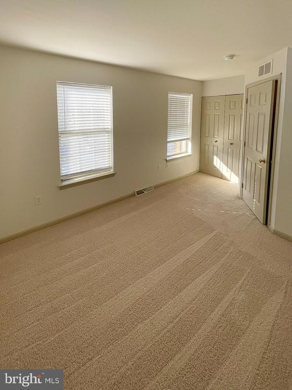 1853 SHADY OAK DRIVE