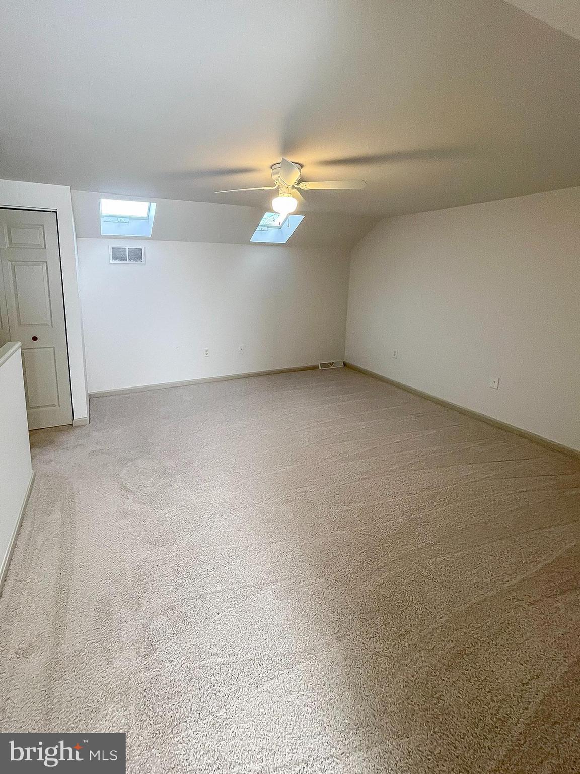 1853 SHADY OAK DRIVE
