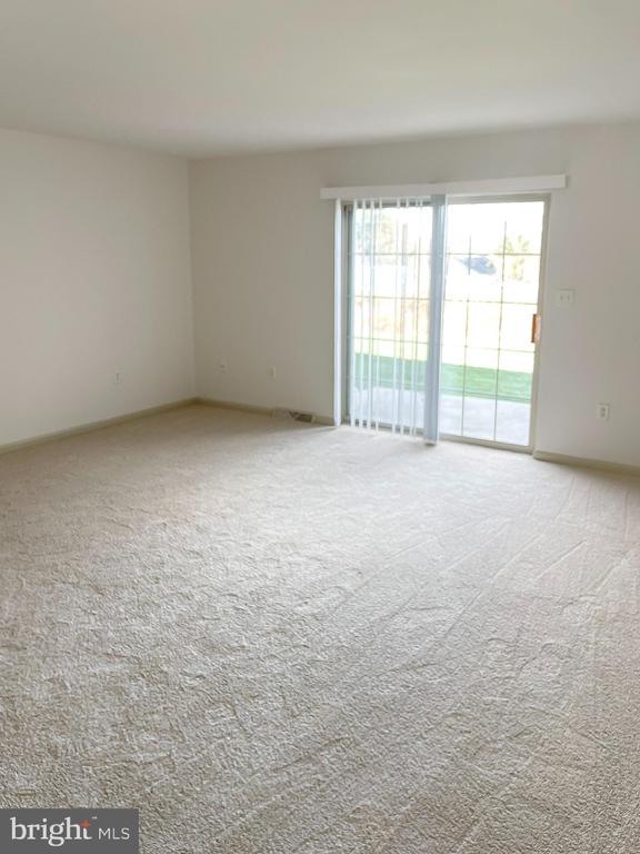 1853 SHADY OAK DRIVE
