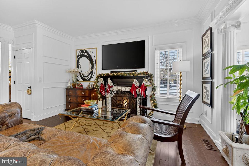 1098 STILLWOOD CIRCLE