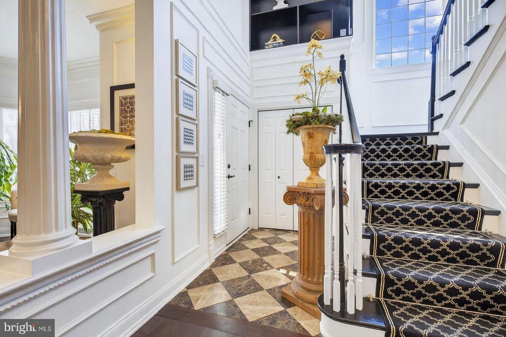 1098 STILLWOOD CIRCLE