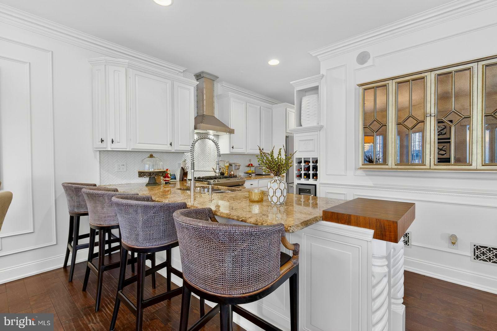 1098 STILLWOOD CIRCLE
