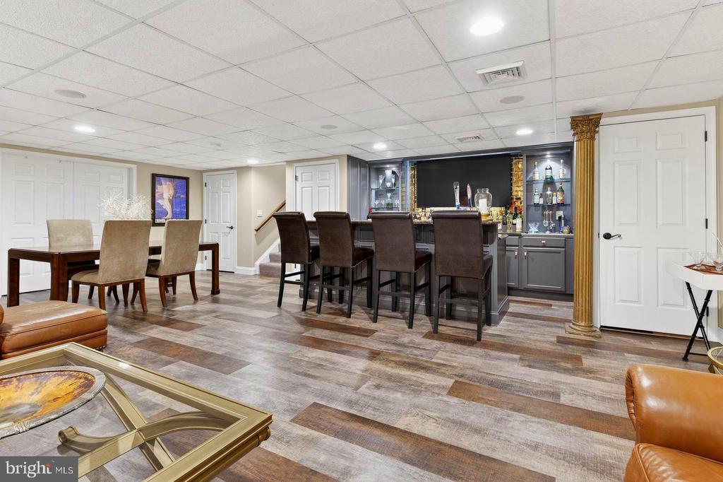 1098 STILLWOOD CIRCLE