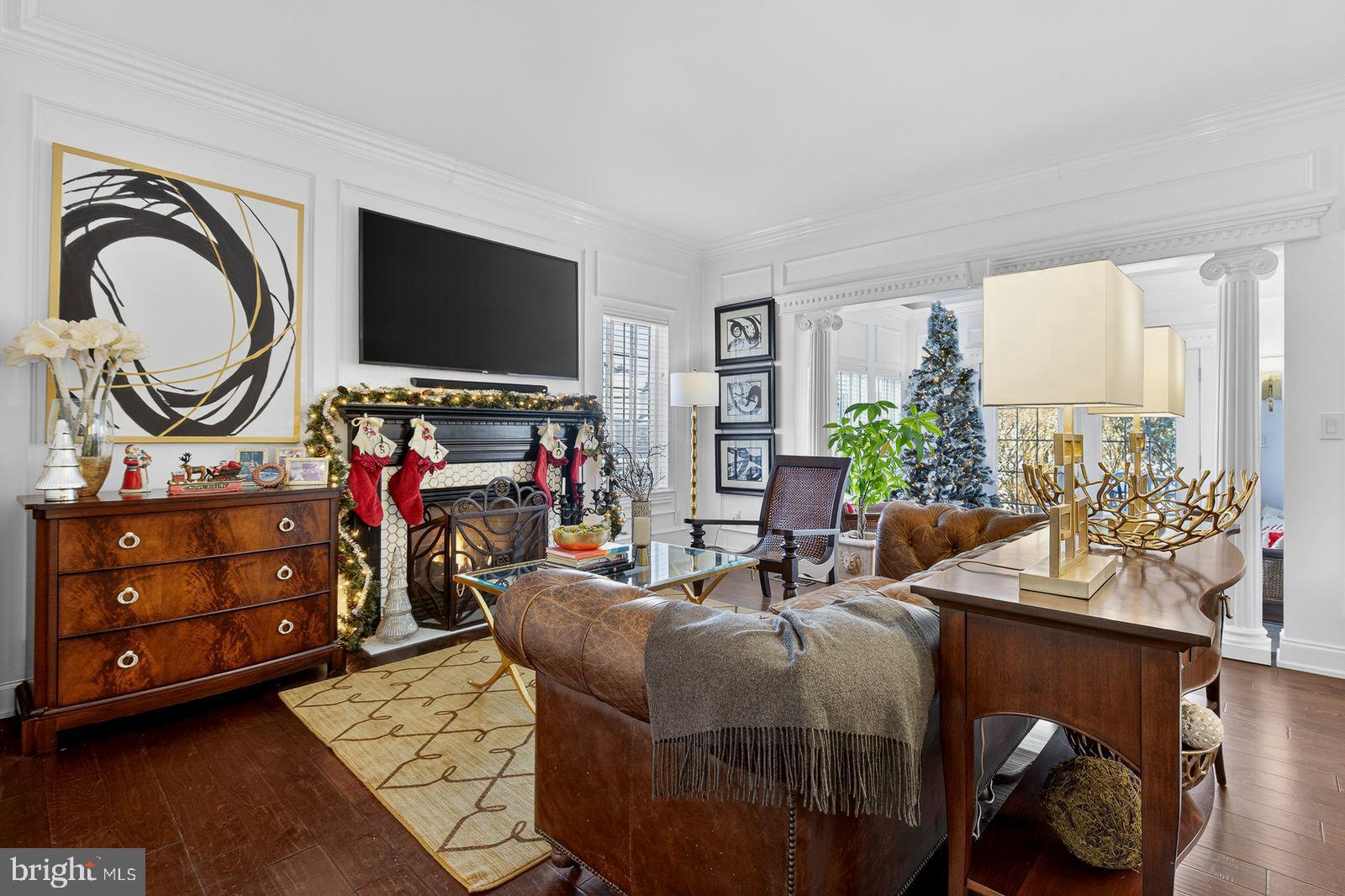 1098 STILLWOOD CIRCLE