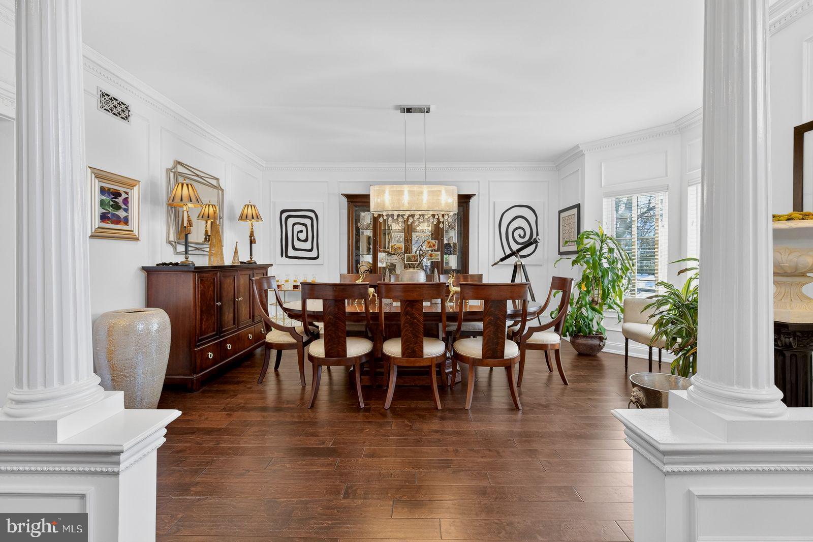 1098 STILLWOOD CIRCLE