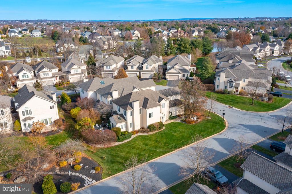 1098 STILLWOOD CIRCLE