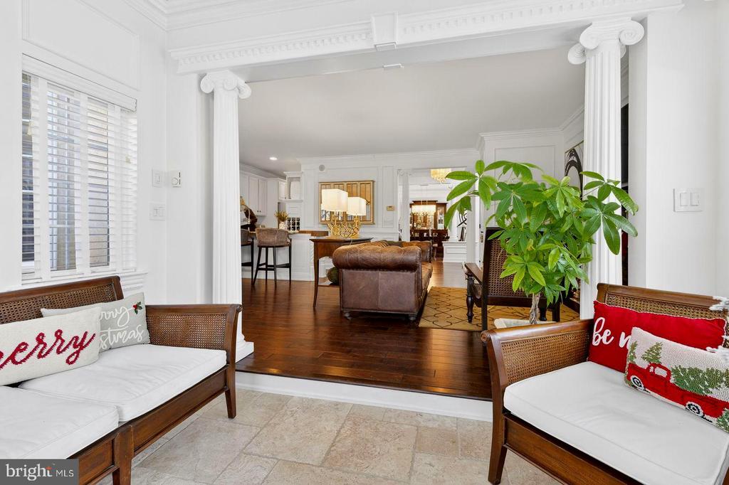 1098 STILLWOOD CIRCLE