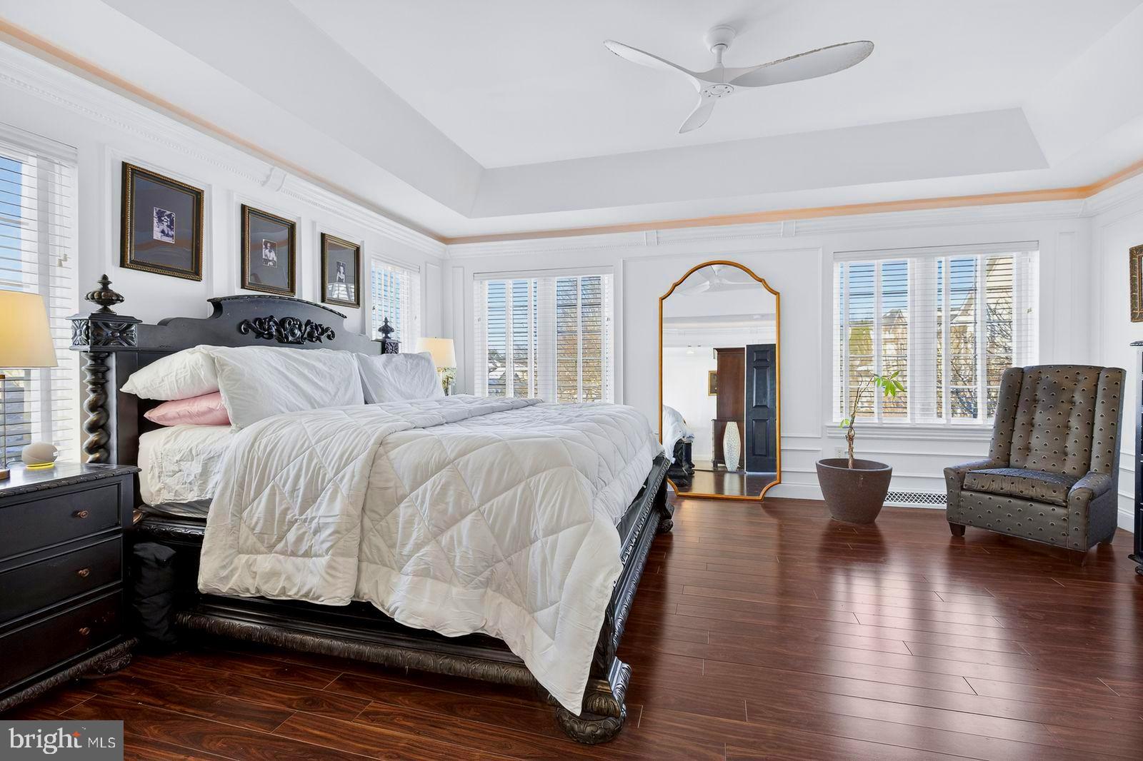1098 STILLWOOD CIRCLE