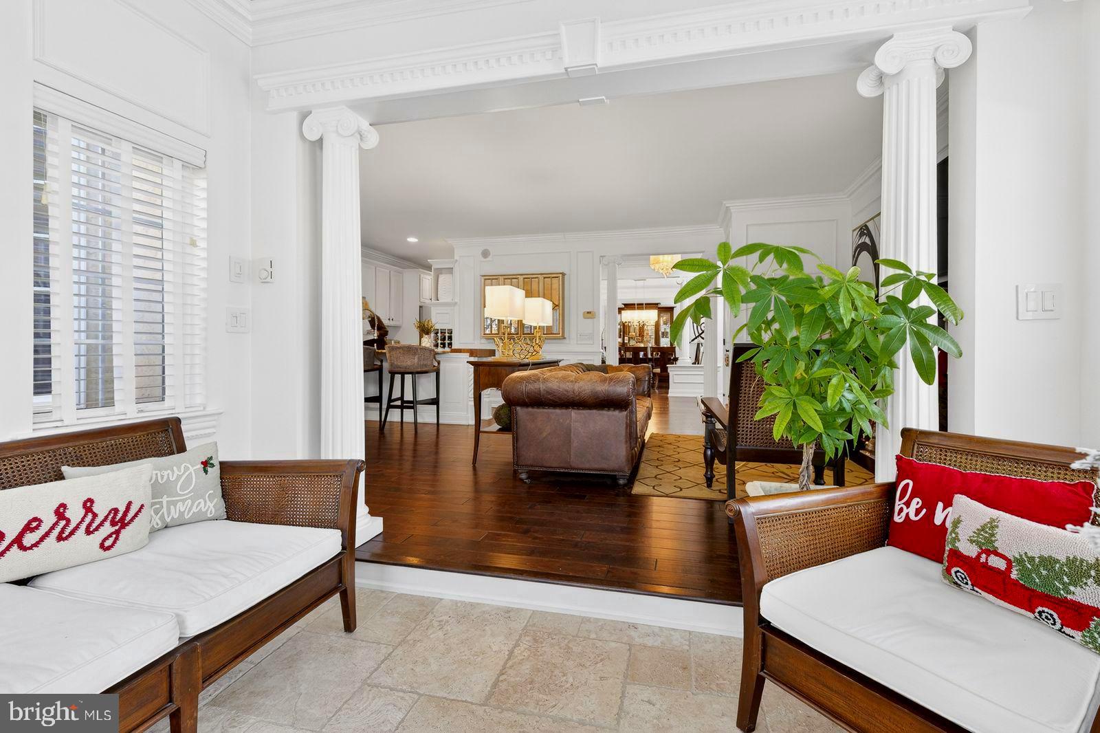 1098 STILLWOOD CIRCLE