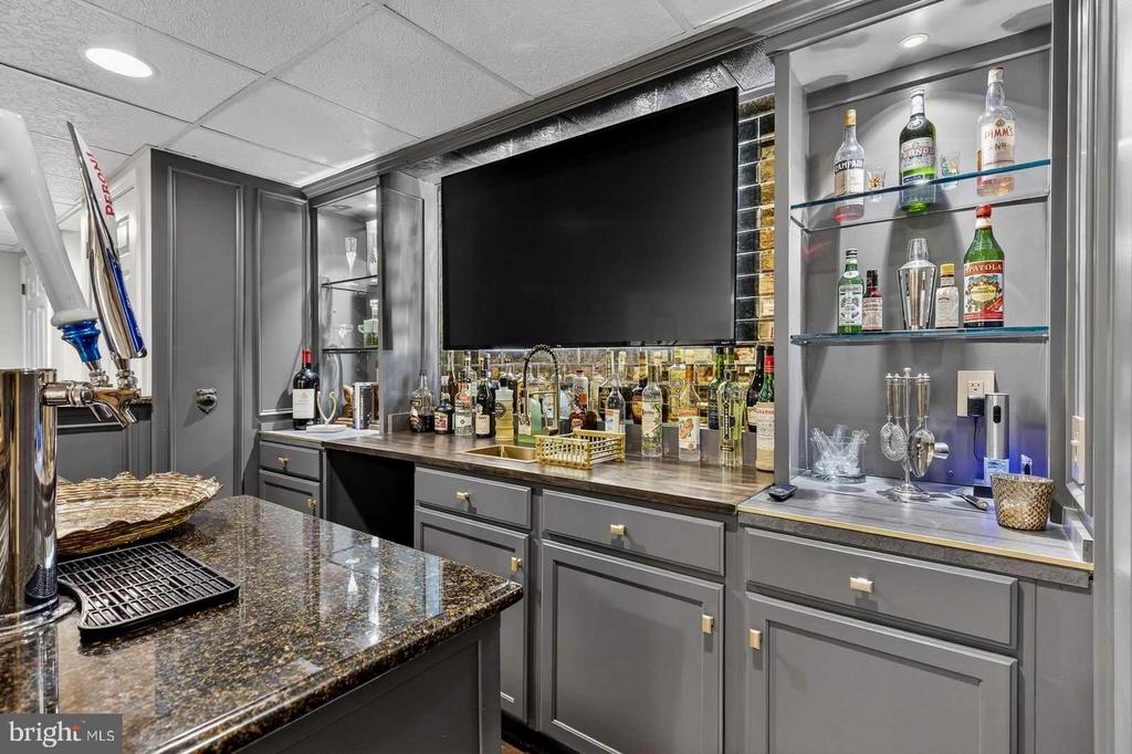 1098 STILLWOOD CIRCLE