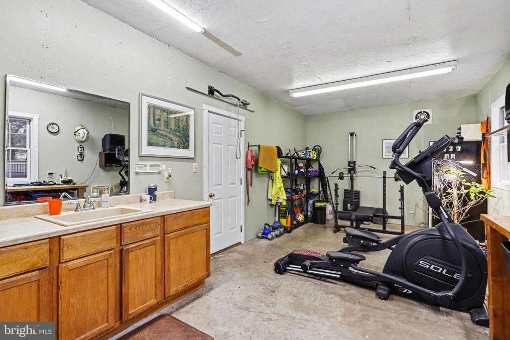 27 RIDGE ROAD