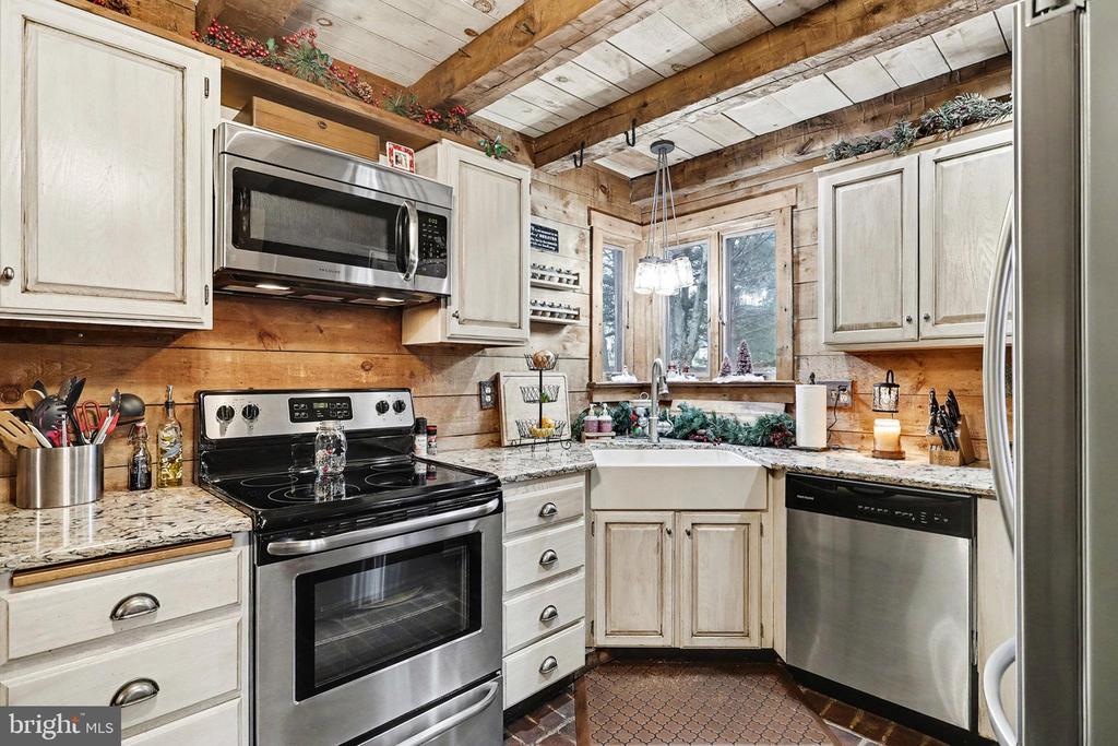27 RIDGE ROAD