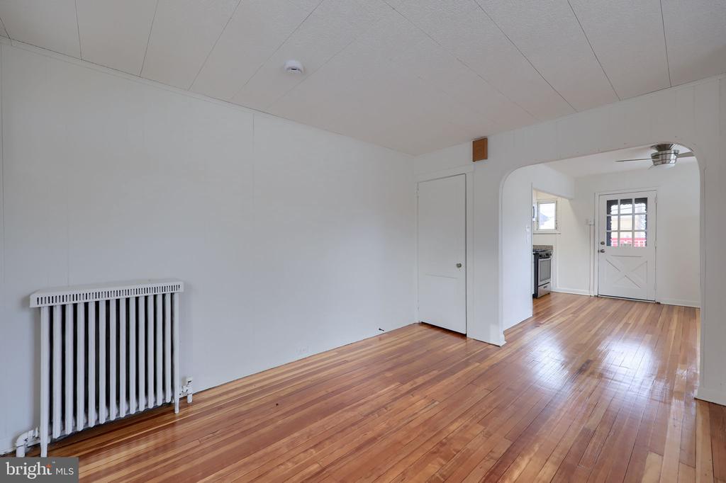 665 LEHIGH AVENUE