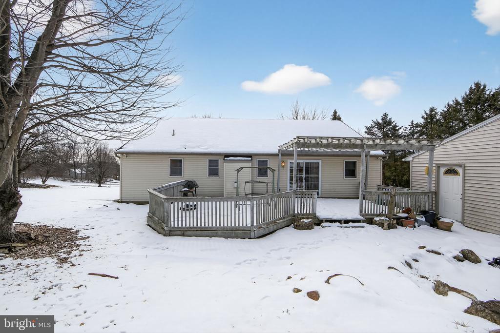 581 ROSEHILL DRIVE