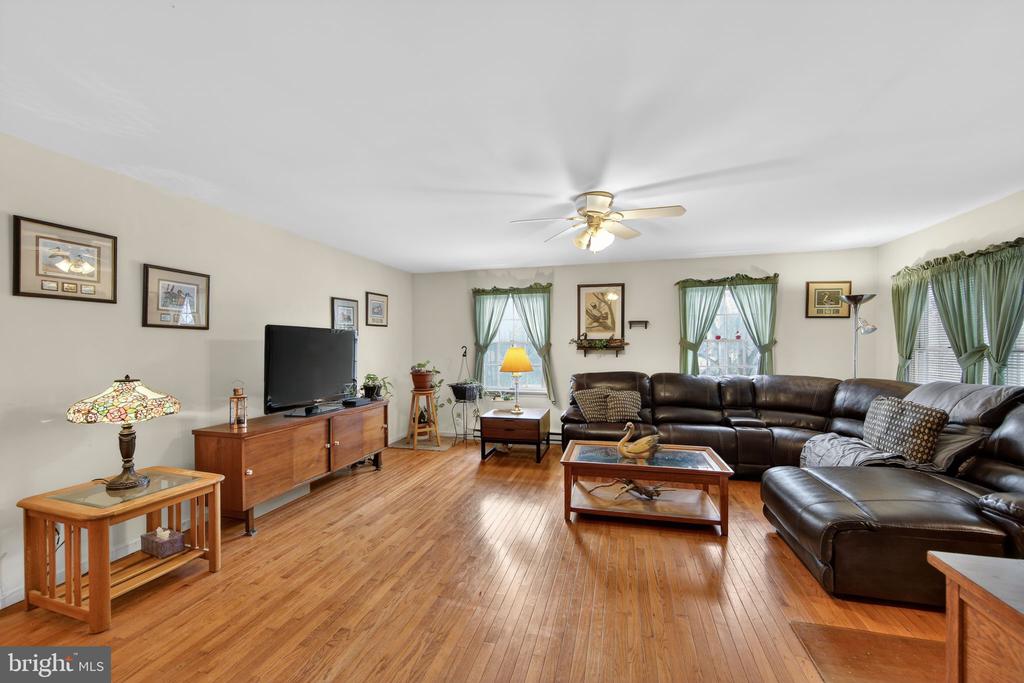 581 ROSEHILL DRIVE