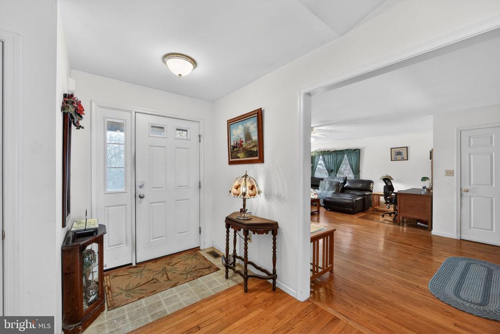 581 ROSEHILL DRIVE