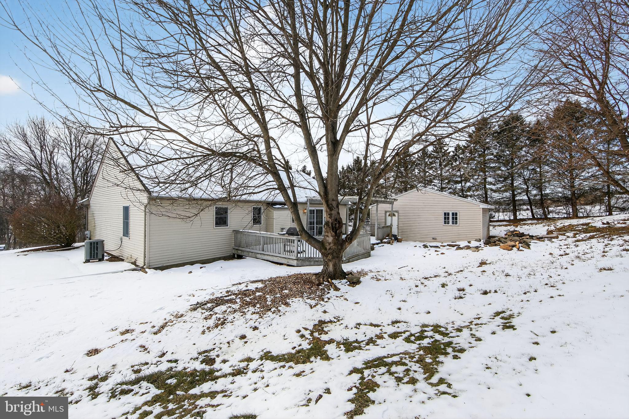 581 ROSEHILL DRIVE