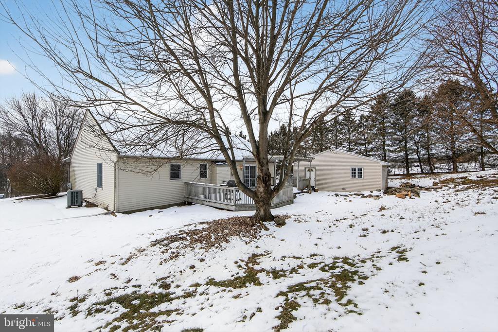 581 ROSEHILL DRIVE