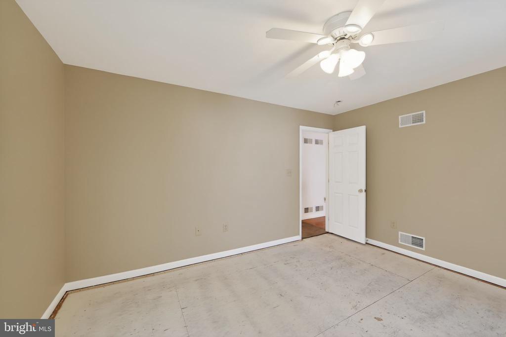 581 ROSEHILL DRIVE