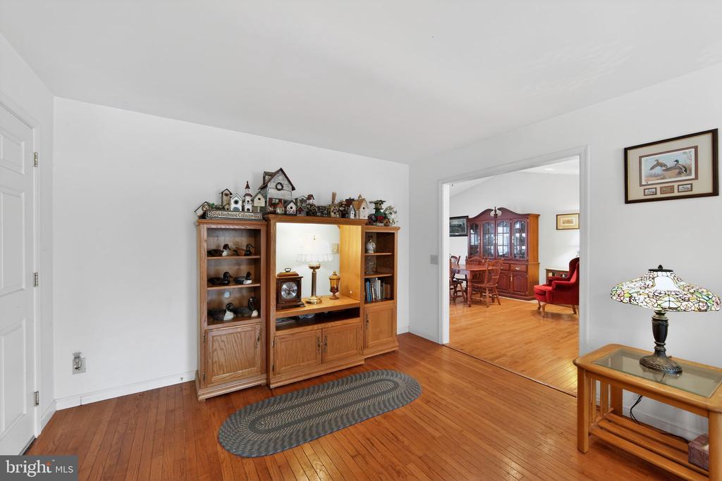 581 ROSEHILL DRIVE