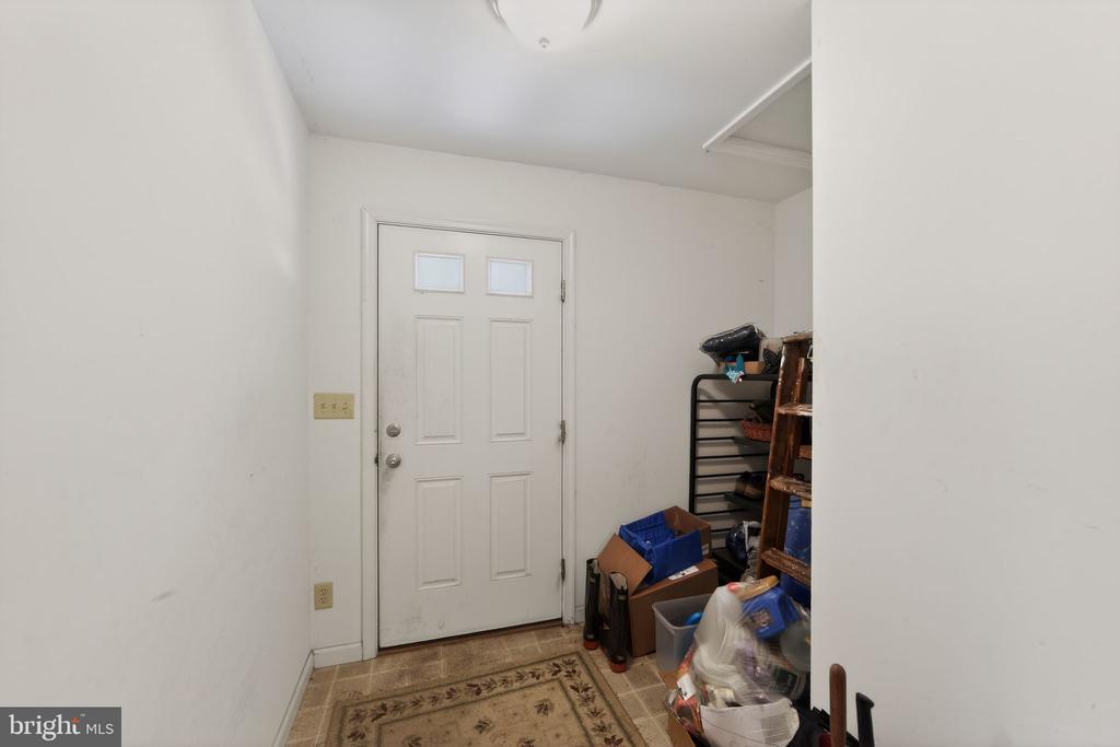 581 ROSEHILL DRIVE