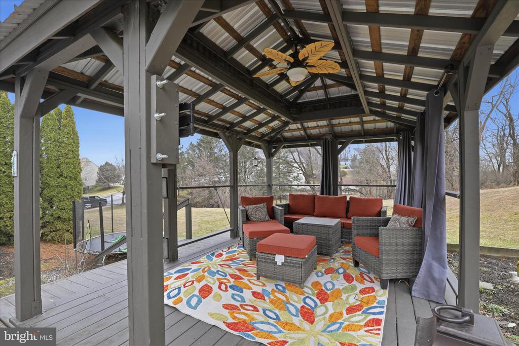 44 SILVER DRIVE
