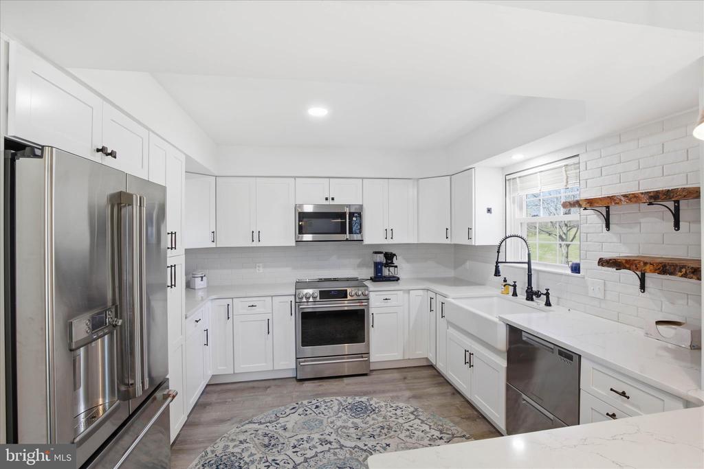 130 OAK KNOLL CIRCLE