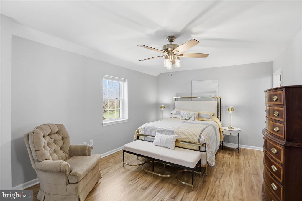 130 OAK KNOLL CIRCLE