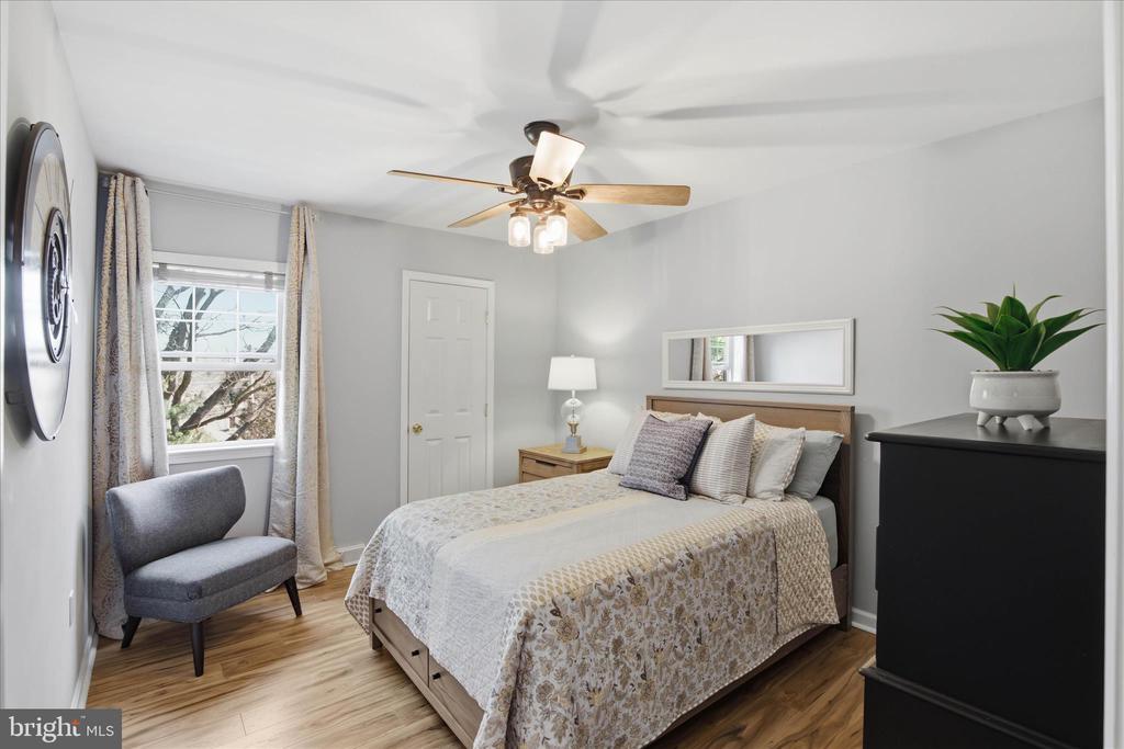 130 OAK KNOLL CIRCLE