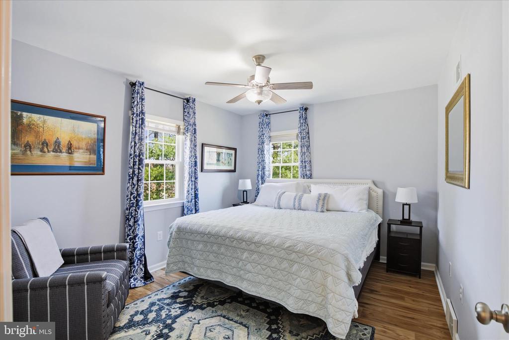 130 OAK KNOLL CIRCLE