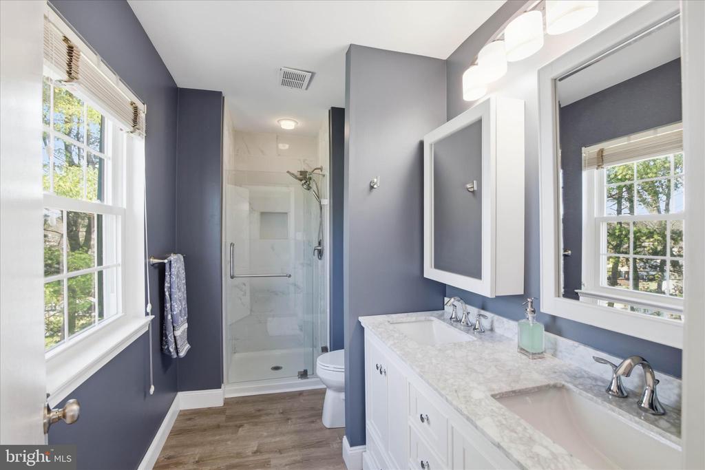 130 OAK KNOLL CIRCLE