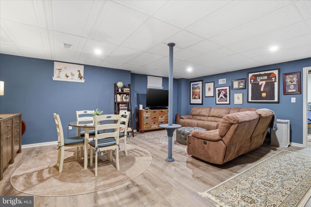 130 OAK KNOLL CIRCLE